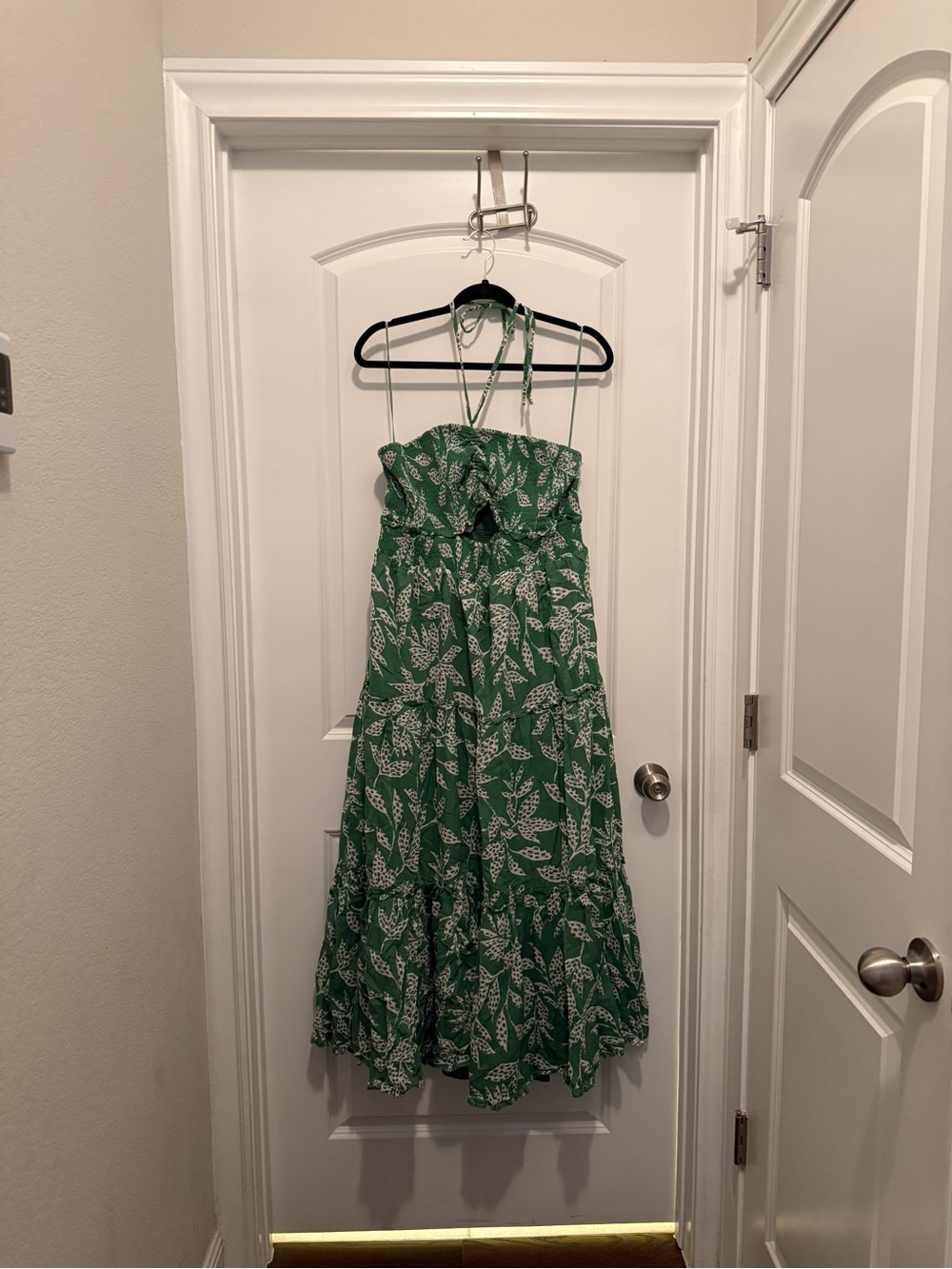 American Eagle Outfitters Green and White Leaf-Print Halter Maxi